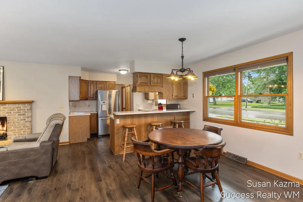 4425 Lucas Drive SW Grandville, MI 49418