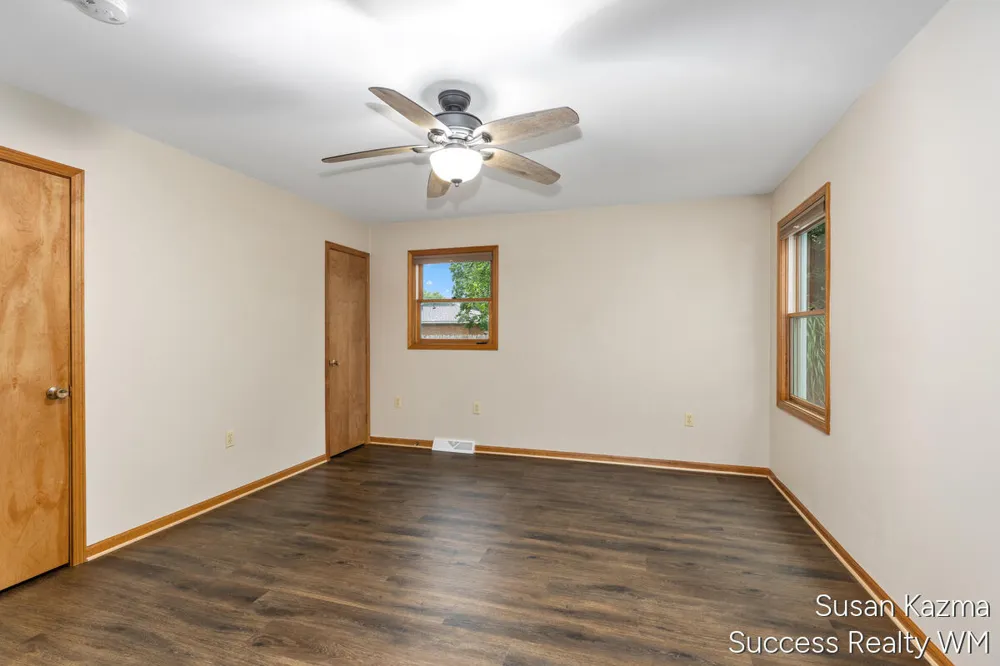 4425 Lucas Drive SW Grandville, MI 49418