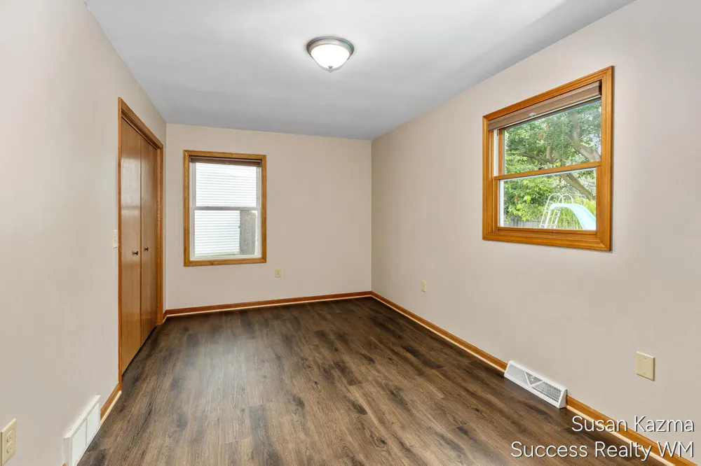 4425 Lucas Drive SW Grandville, MI 49418