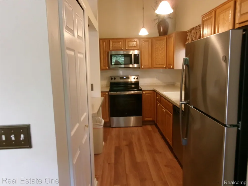 25111 Hamilton Court #6 South Lyon City, MI 48178