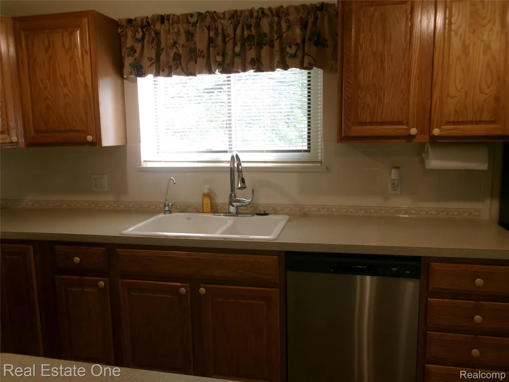 25111 Hamilton Court #6 South Lyon City, MI 48178