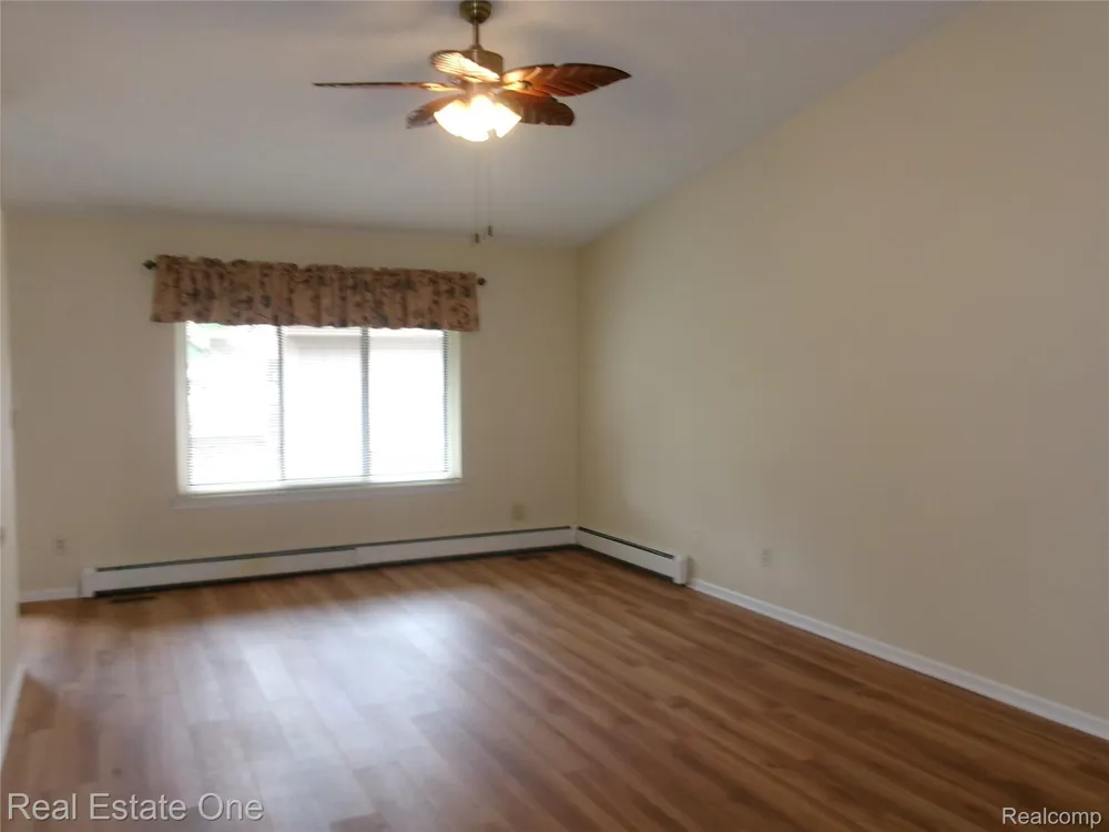 25111 Hamilton Court #6 South Lyon City, MI 48178