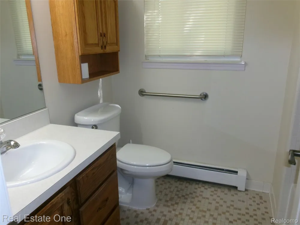 25111 Hamilton Court #6 South Lyon City, MI 48178