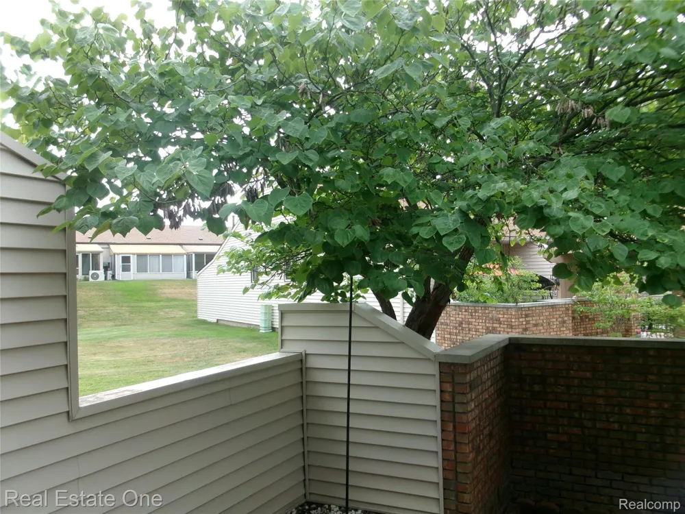25111 Hamilton Court #6 South Lyon City, MI 48178