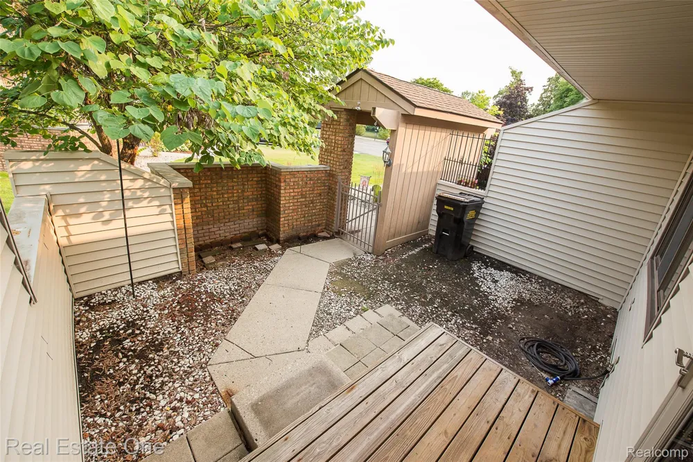 25111 Hamilton Court #6 South Lyon City, MI 48178