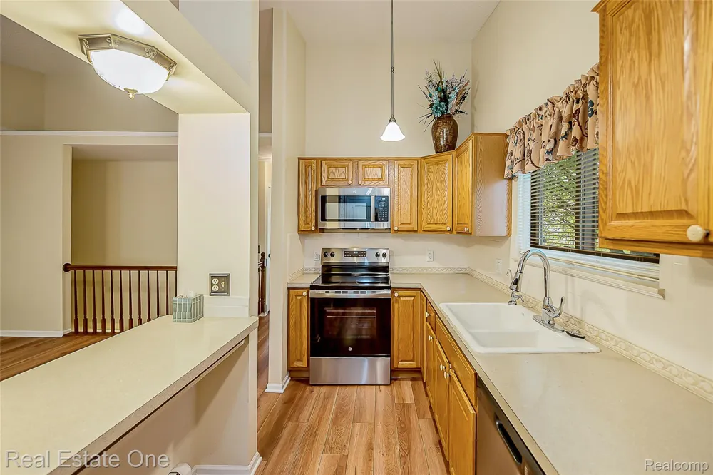 25111 Hamilton Court #6 South Lyon City, MI 48178