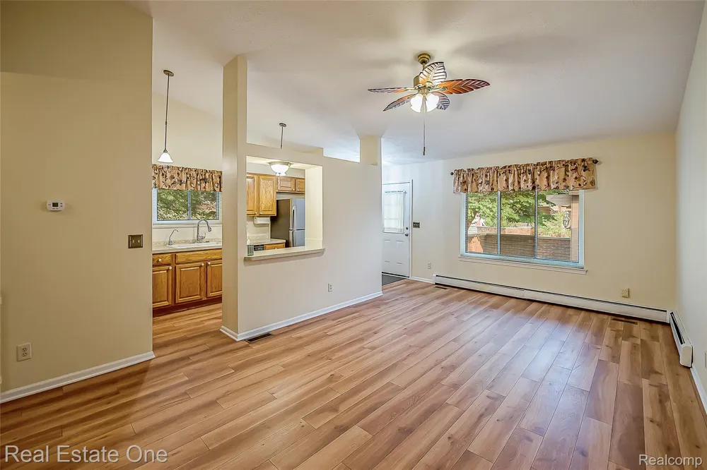 25111 Hamilton Court #6 South Lyon City, MI 48178
