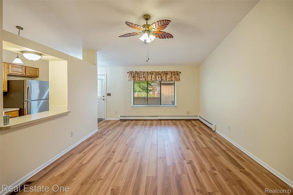 25111 Hamilton Court #6 South Lyon City, MI 48178