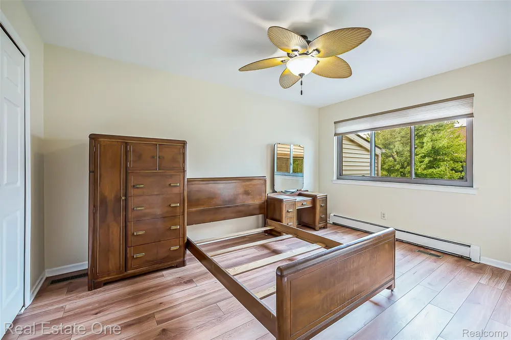 25111 Hamilton Court #6 South Lyon City, MI 48178