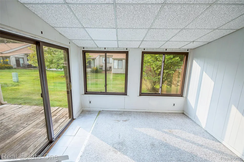 25111 Hamilton Court #6 South Lyon City, MI 48178