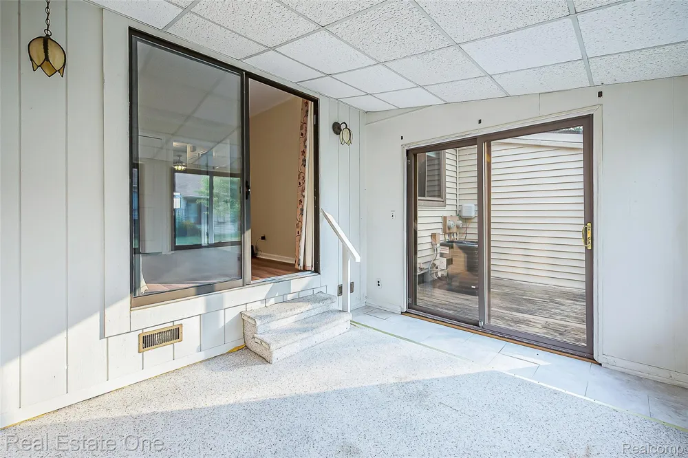 25111 Hamilton Court #6 South Lyon City, MI 48178