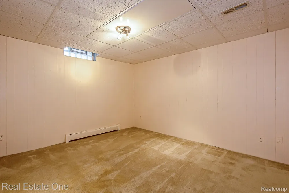25111 Hamilton Court #6 South Lyon City, MI 48178