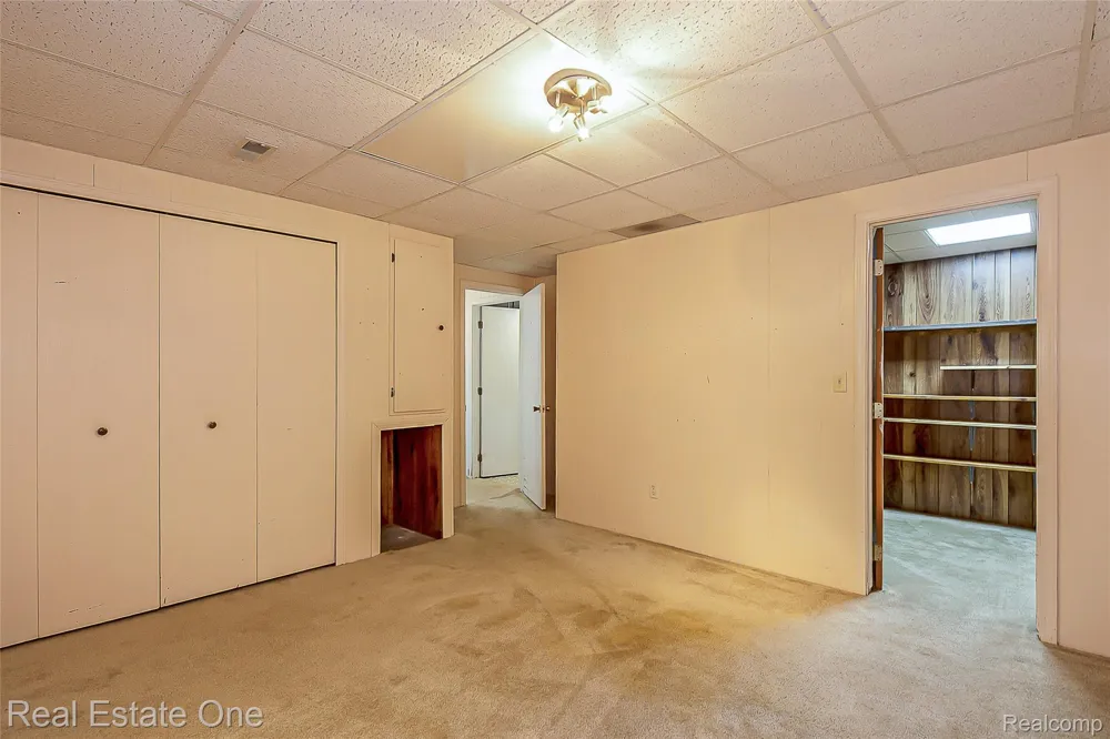 25111 Hamilton Court #6 South Lyon City, MI 48178
