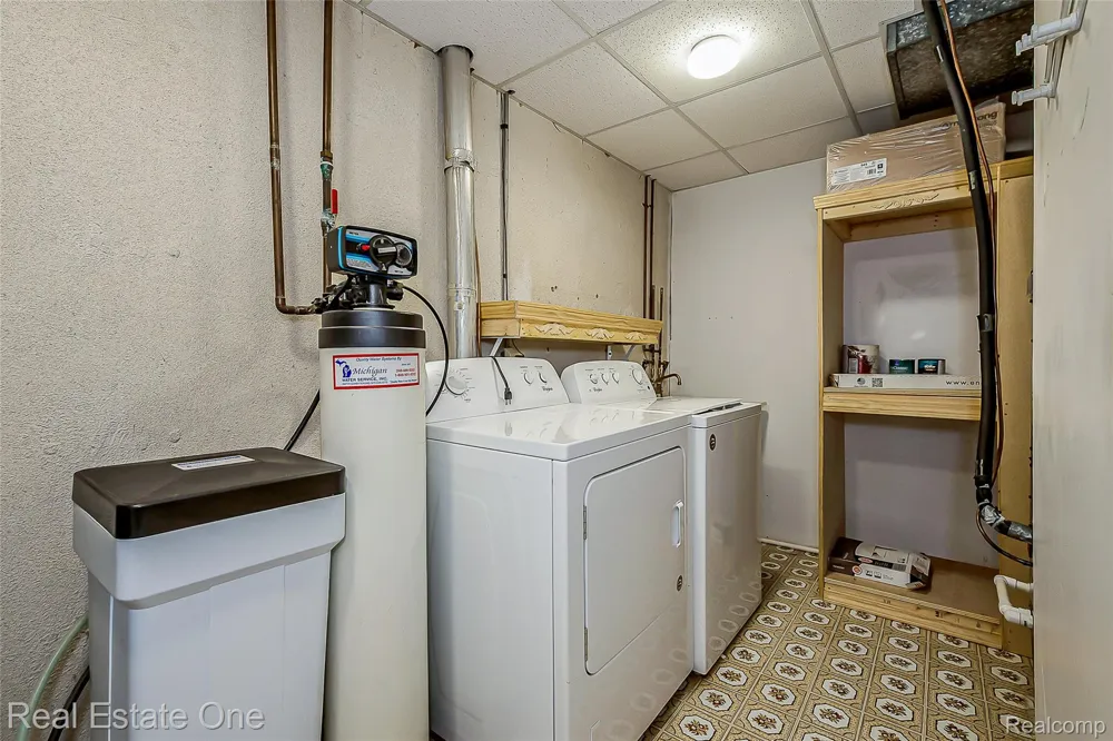 25111 Hamilton Court #6 South Lyon City, MI 48178
