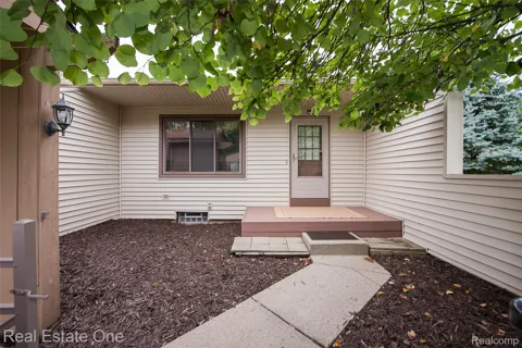 25111 Hamilton Court #6