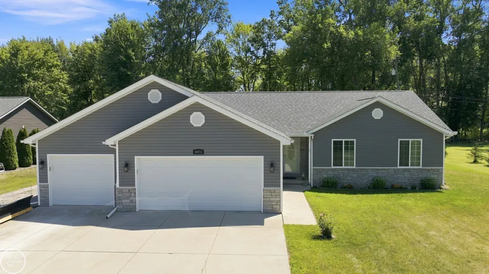 9475 Folkert Road Clay Township, MI 48001