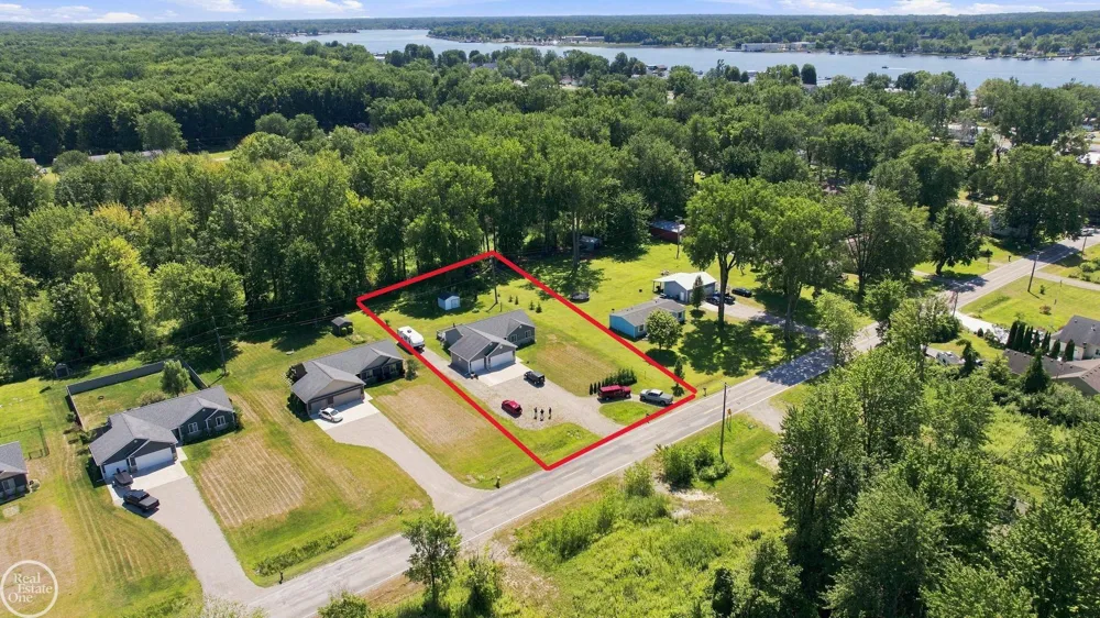 9475 Folkert Road Clay Township, MI 48001