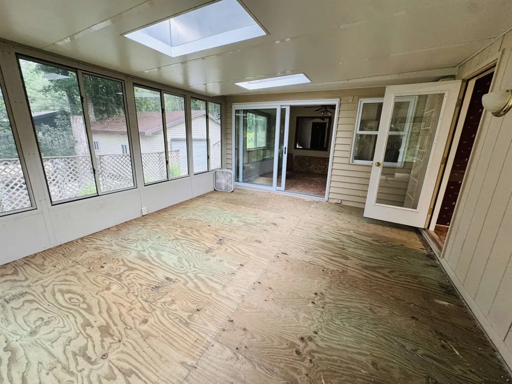 10065 River Road Greenwood Township, MI 49663