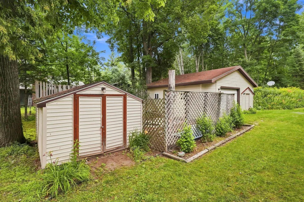 10065 River Road Greenwood Township, MI 49663