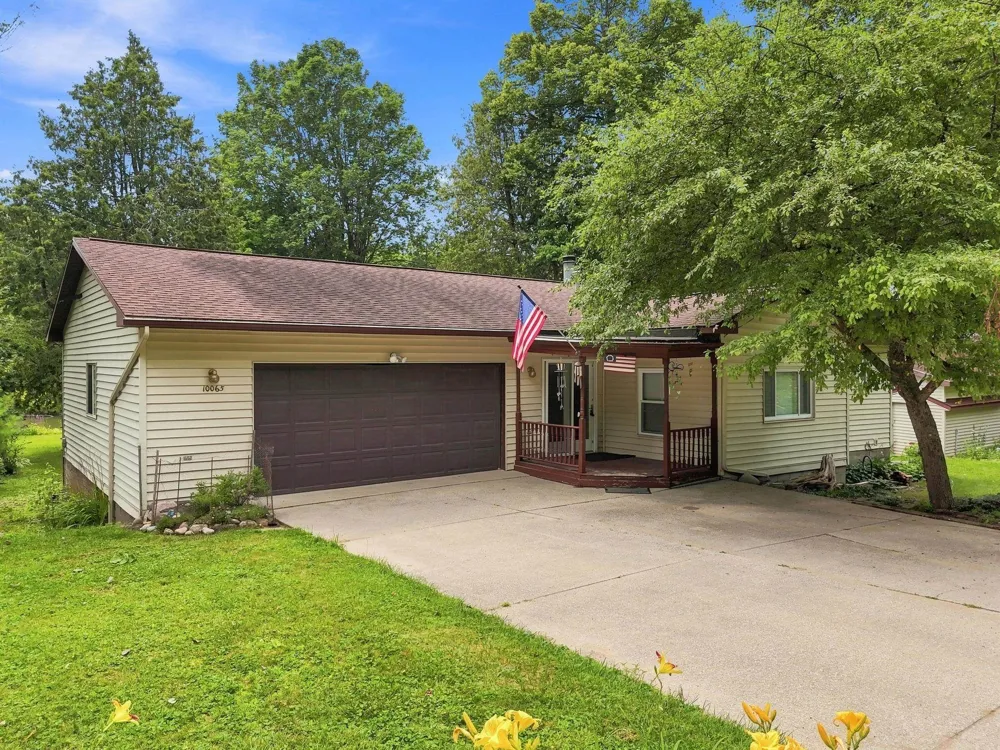 10065 River Road Greenwood Township, MI 49663