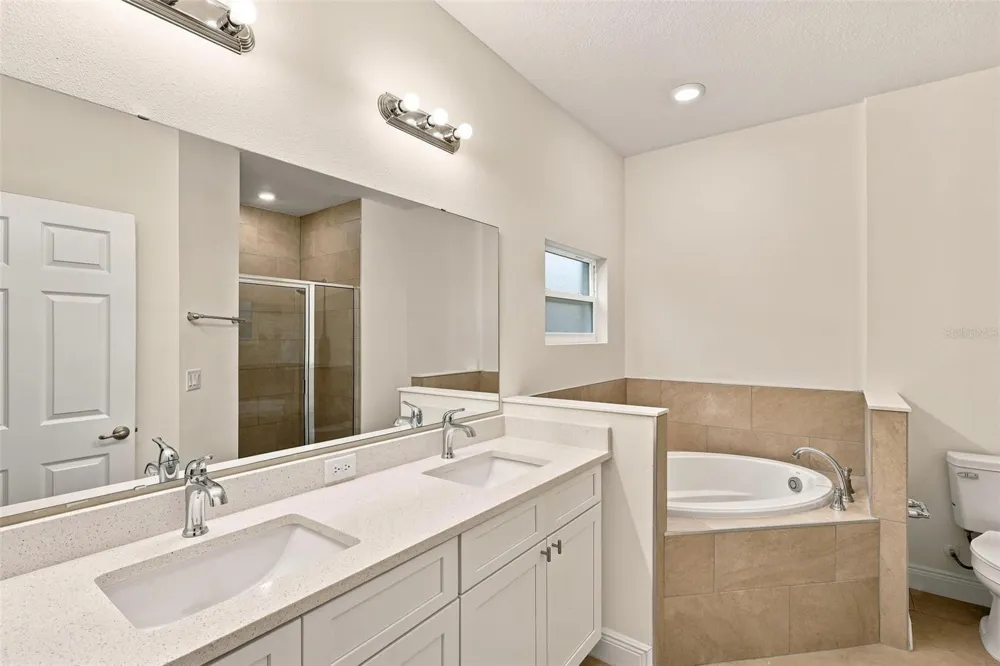 121 S CANOE CREEK ROAD Kenansville, FL 34739