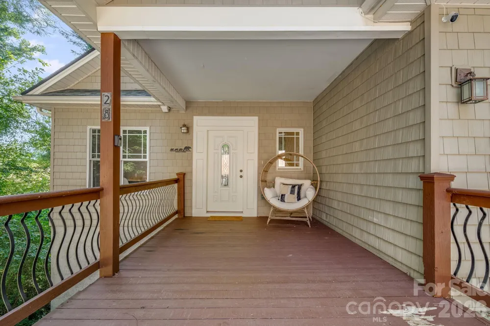 28 Greenbriar Road Black Mountain, NC 28711
