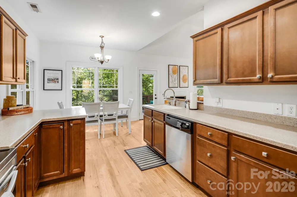 28 Greenbriar Road Black Mountain, NC 28711