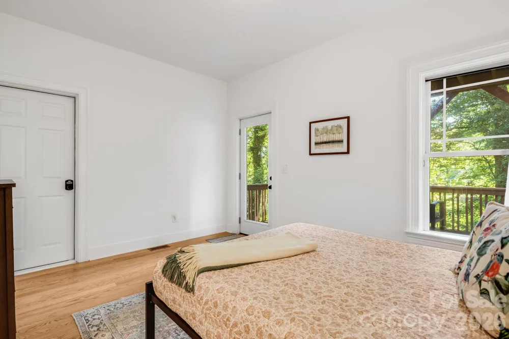 28 Greenbriar Road Black Mountain, NC 28711