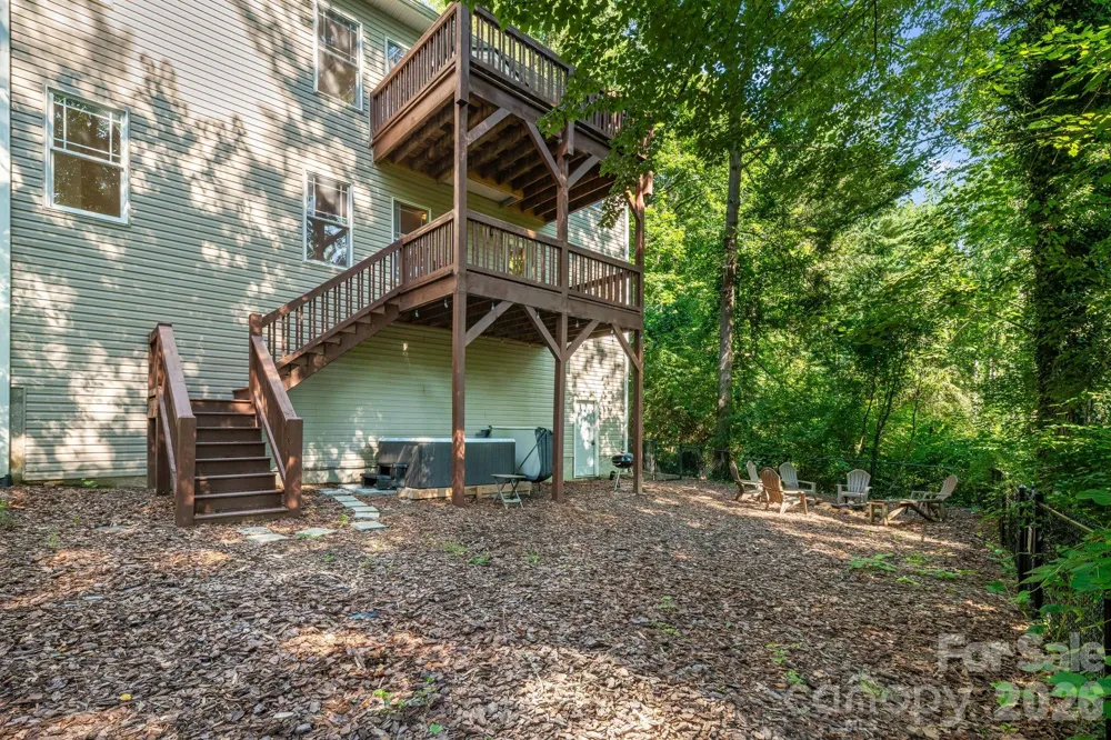 28 Greenbriar Road Black Mountain, NC 28711
