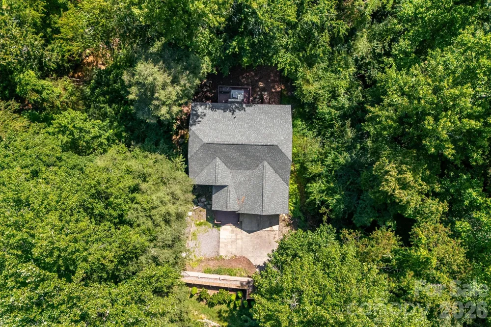 28 Greenbriar Road Black Mountain, NC 28711