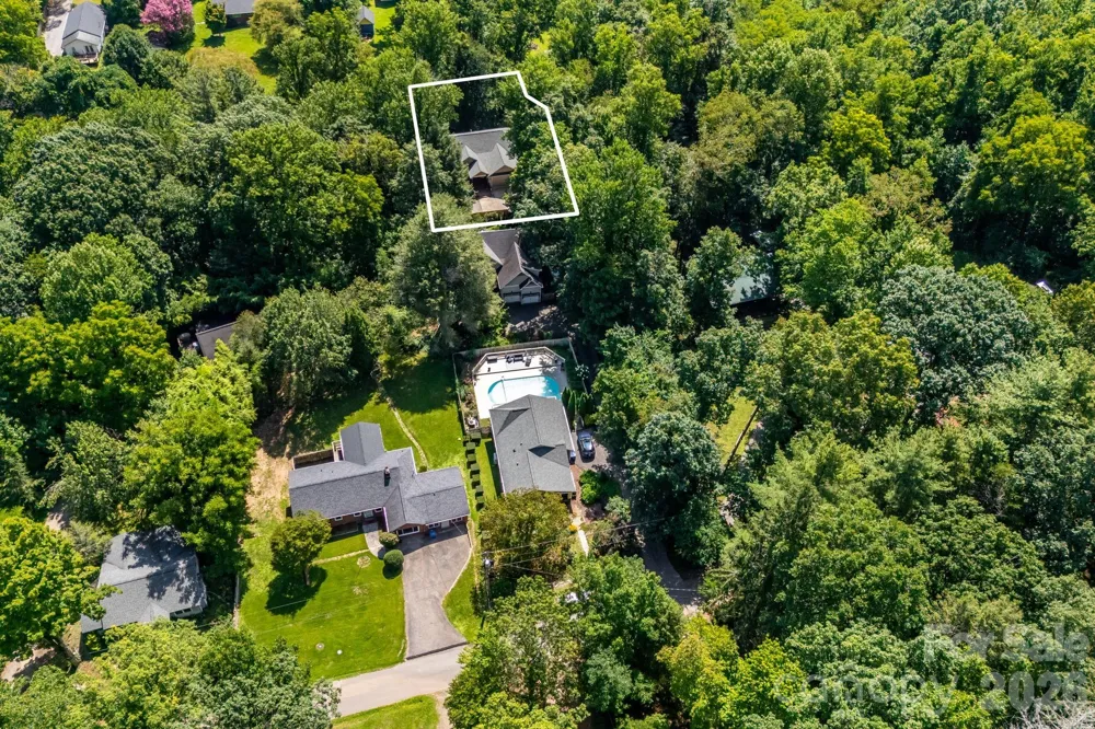 28 Greenbriar Road Black Mountain, NC 28711