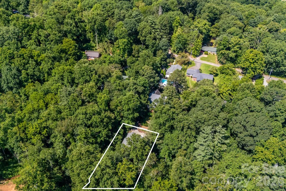 28 Greenbriar Road Black Mountain, NC 28711
