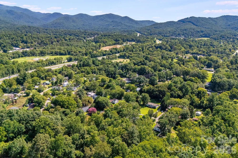 28 Greenbriar Road Black Mountain, NC 28711