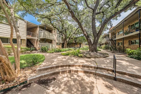 7706 Meadow Road #225