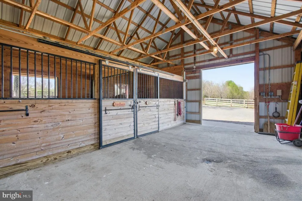 18905 CELEBRITY LANE Sandy Spring, MD 20860