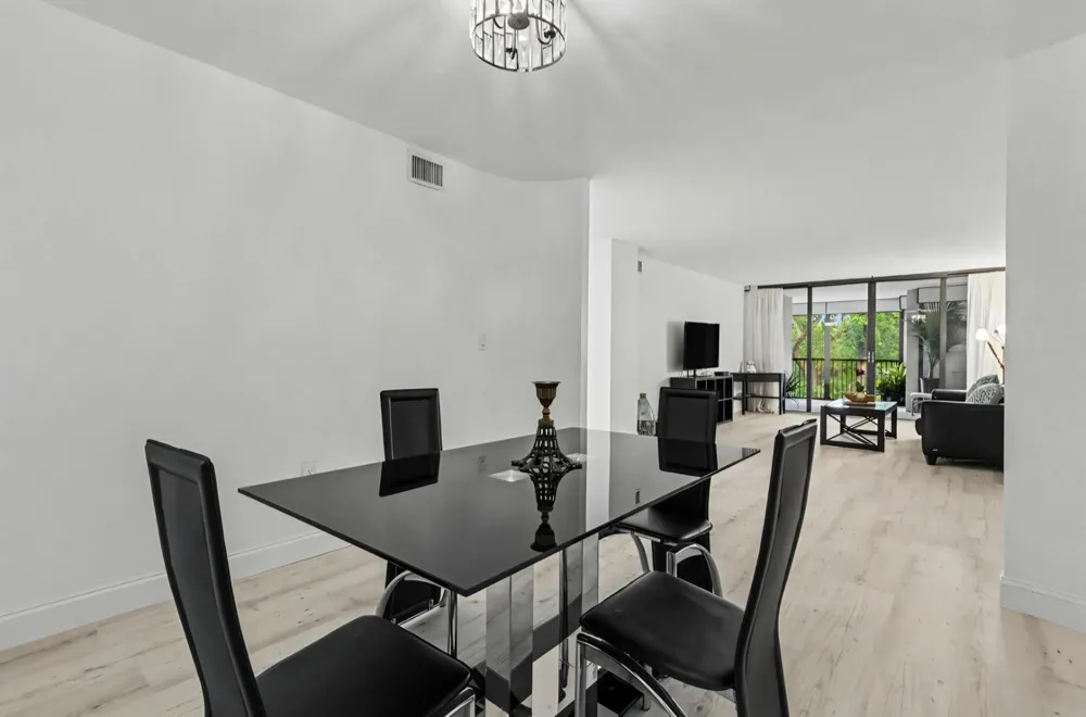 2800 46TH AVENUE #A404 Hollywood, FL 33021