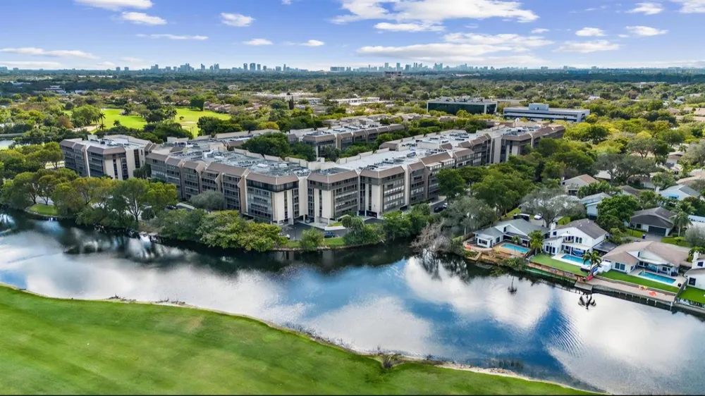 2800 46TH AVENUE #A404 Hollywood, FL 33021