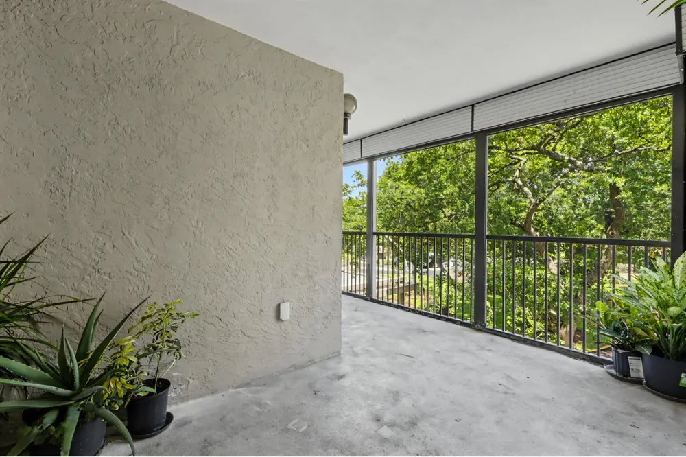 2800 46TH AVENUE #A404 Hollywood, FL 33021