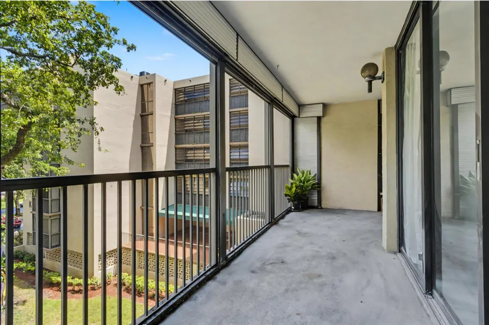2800 46TH AVENUE #A404 Hollywood, FL 33021