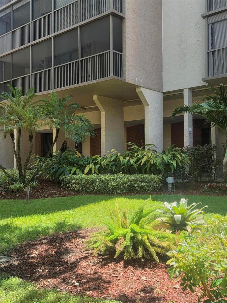2800 46TH AVENUE #A404 Hollywood, FL 33021