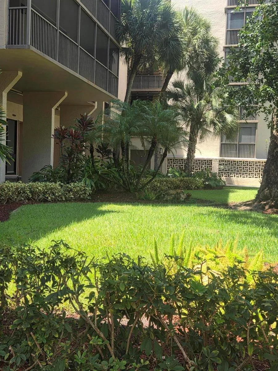 2800 46TH AVENUE #A404 Hollywood, FL 33021