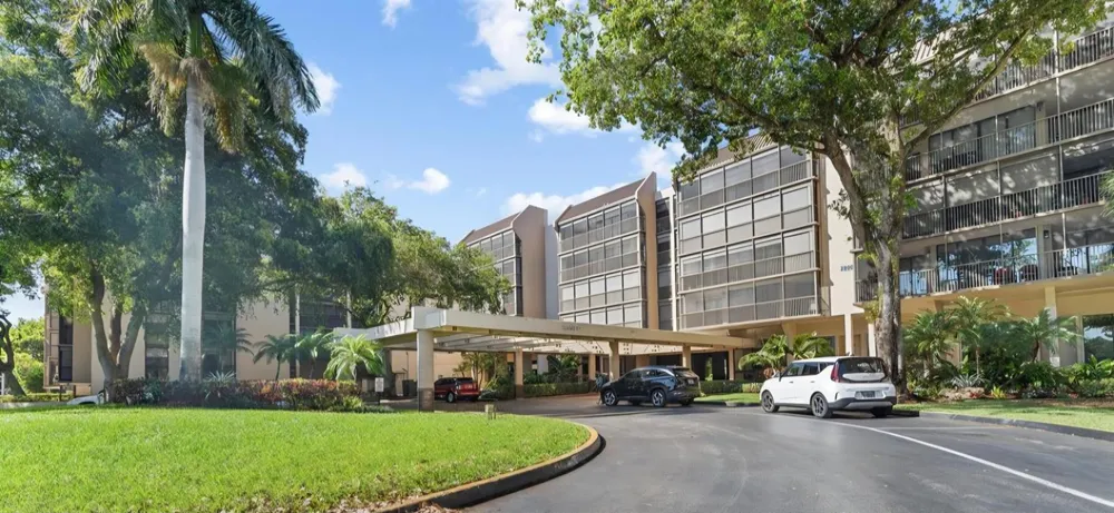 2800 46TH AVENUE #A404 Hollywood, FL 33021