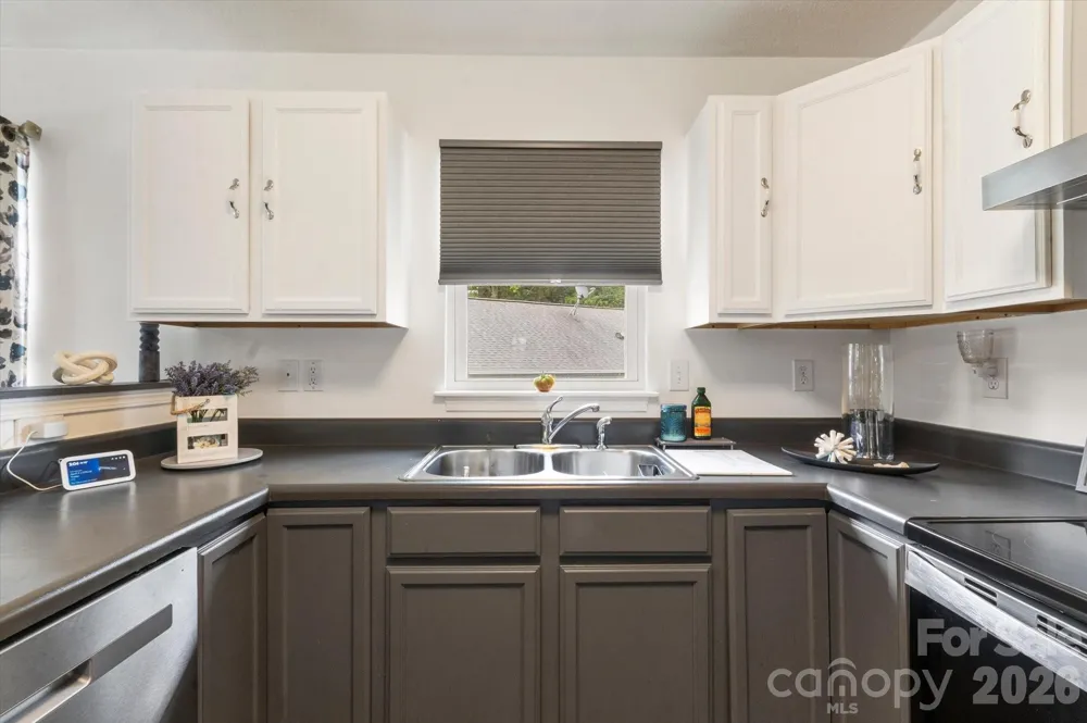 100 Victoria Springs Drive Flat Rock, NC 28731