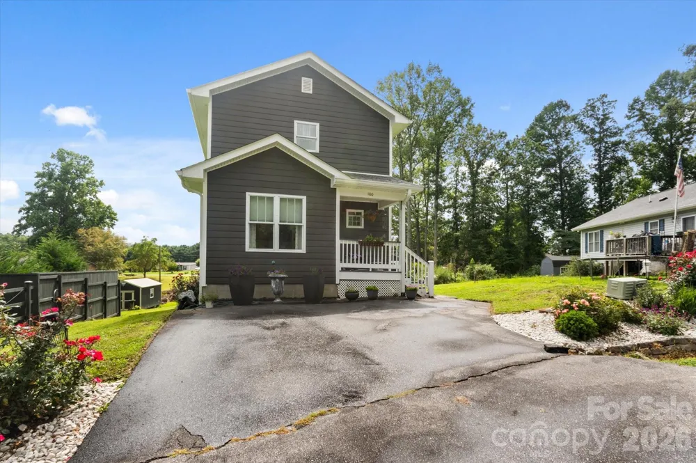 100 Victoria Springs Drive Flat Rock, NC 28731