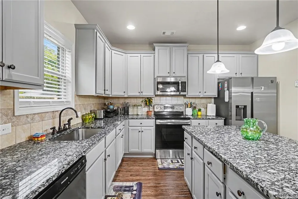 169 Amelia Way Ellenwood, GA 30294