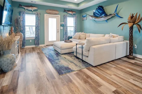957 S Cove