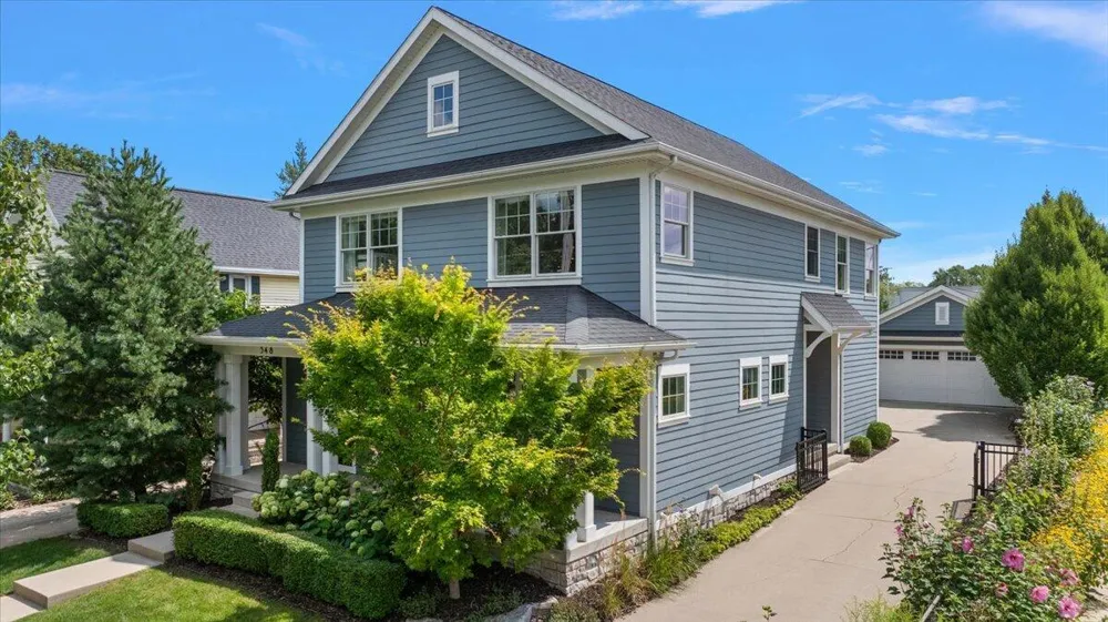 548 Lovett Avenue SE East Grand Rapids, MI 49506