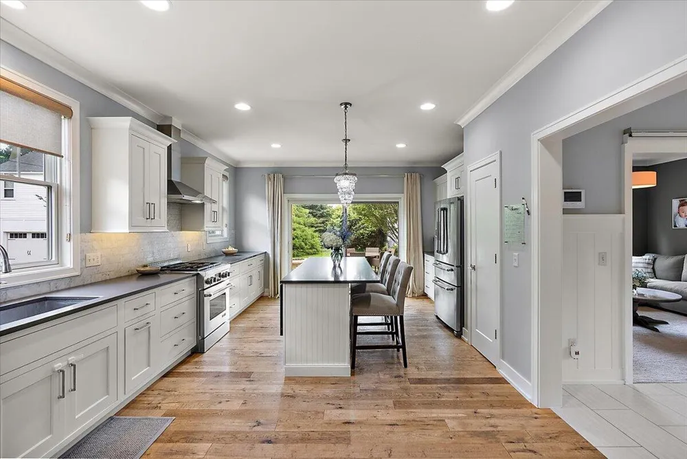 548 Lovett Avenue SE East Grand Rapids, MI 49506