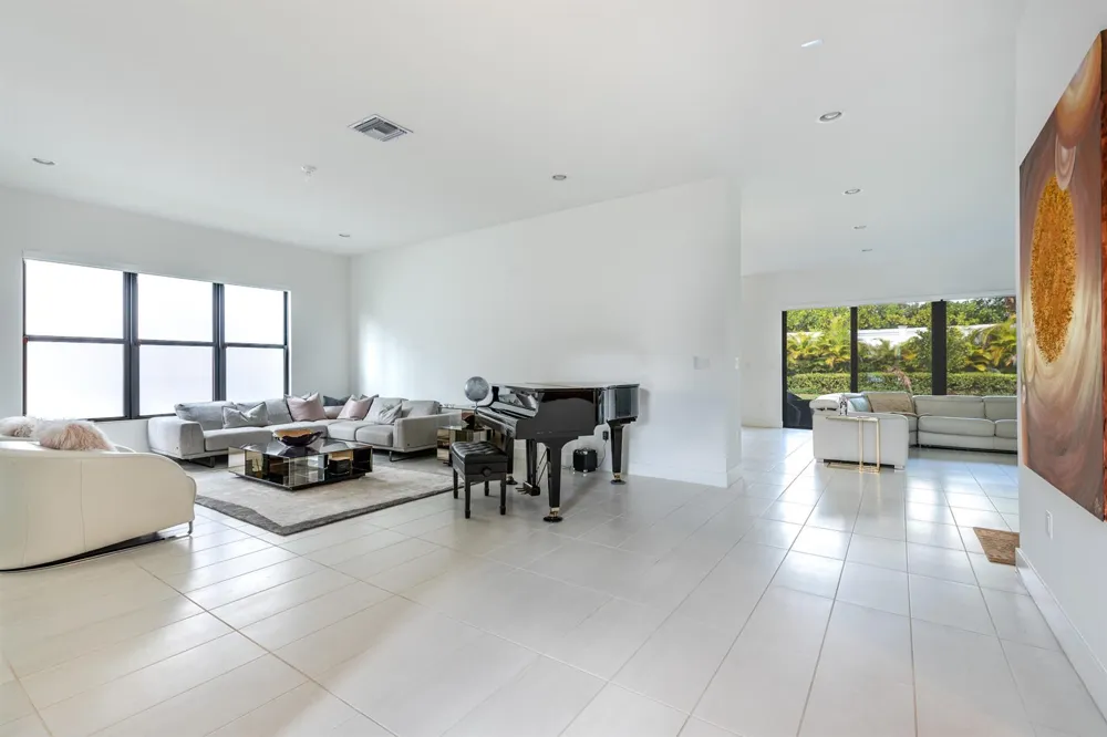 8131 Laurel Falls Drive Boca Raton, FL 33496