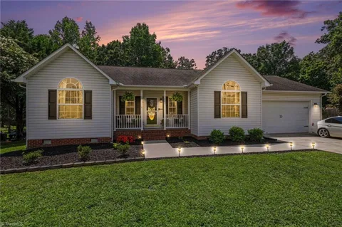 842 Charter Oaks Drive